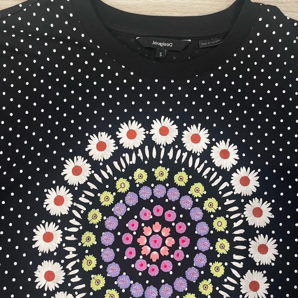 Designer Shirt. Excellent quality and condition.